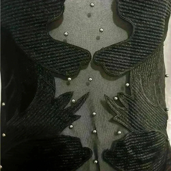 Pearls and Sheer Elegant strapless lingerie - Picture 2 of 7